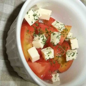 ころころチーズのイタリアンサラダ
